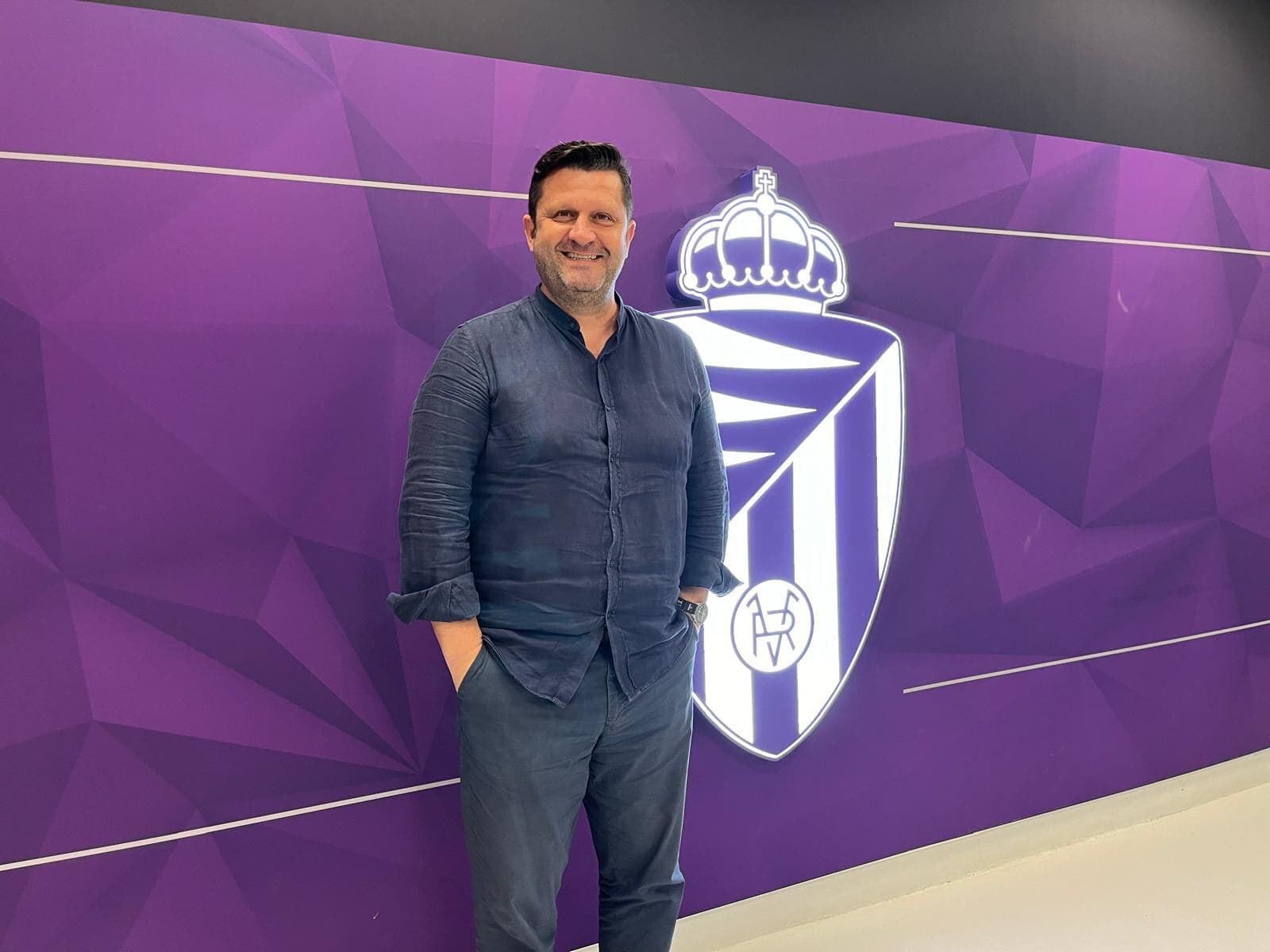 Domingo Catoira incapaz de fichar a un entrenador